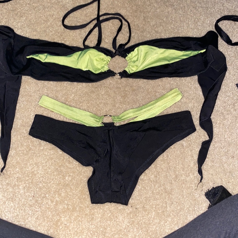 2 piece outfit/swimsuit